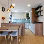 Stylish 2br Near & Metro By Lovelystay