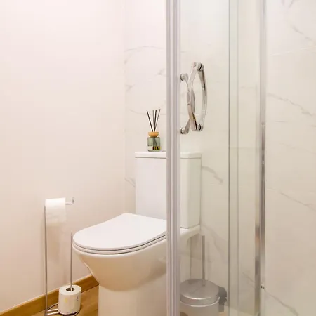 Stylish 2br Near & Metro By Lovelystay Apartman Vila do Conde