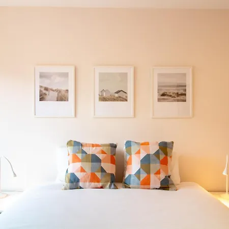 Appartement Stylish 2br Near & Metro By Lovelystay