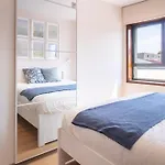 Stylish 2br Near & Metro By Lovelystay 아파트 *
