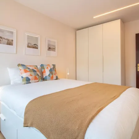 Stylish 2br Near & Metro By Lovelystay *