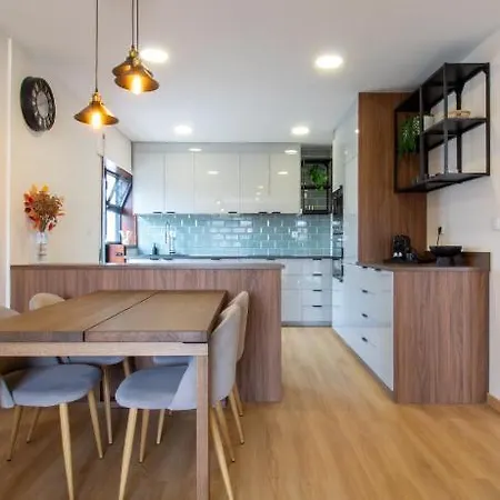 Stylish 2br Near & Metro By Lovelystay