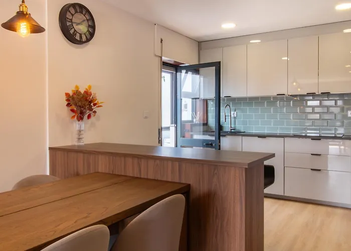 Stylish 2br Near & Metro By Lovelystay Appartement