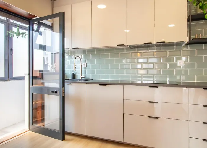 Appartement Stylish 2br Near & Metro By Lovelystay